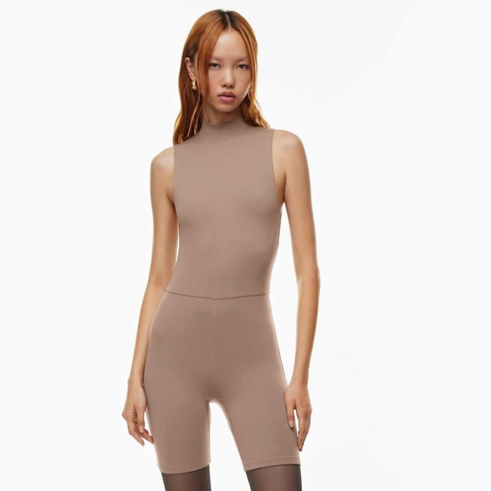 NWT Babaton Contour Romper